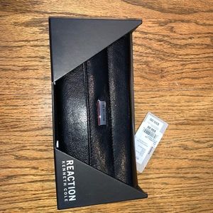 Reaction by Kenneth Cole Black Wallet